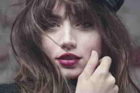 ​​安娜·德·阿玛斯（Ana de Armas）个人资料_作品介绍_图片-izike